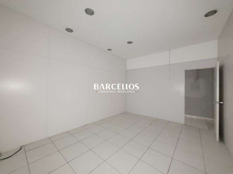 Sobrado Comercial com 1 quarto, 6 banheiros e 800m² à venda no bairro Independencia, Porto Alegre