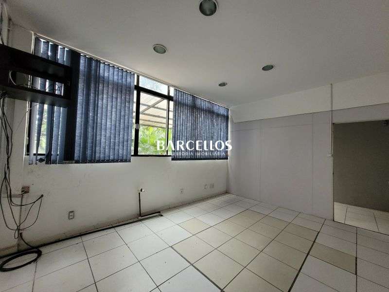 Sobrado Comercial com 1 quarto, 6 banheiros e 800m² à venda no bairro Independencia, Porto Alegre