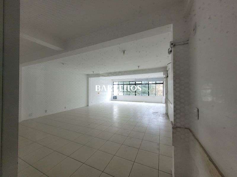 Sobrado Comercial com 1 quarto, 6 banheiros e 800m² à venda no bairro Independencia, Porto Alegre