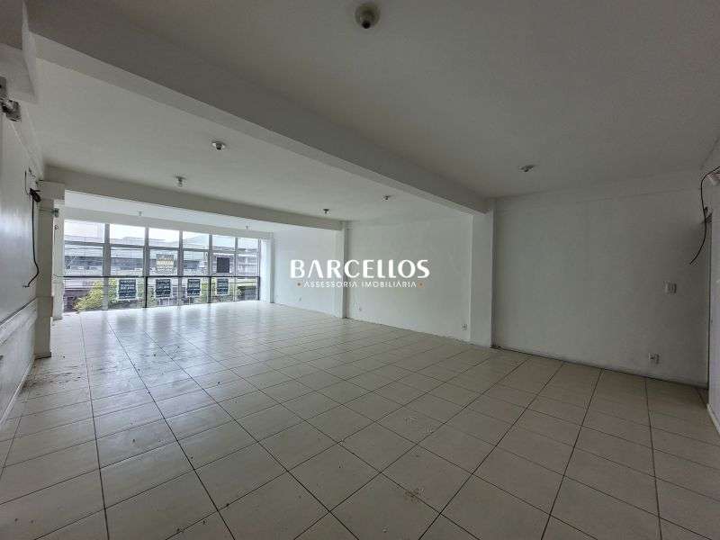 Sobrado Comercial com 1 quarto, 6 banheiros e 800m² à venda no bairro Independencia, Porto Alegre