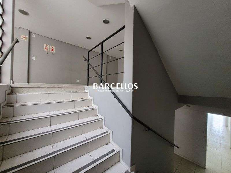 Sobrado Comercial com 1 quarto, 6 banheiros e 800m² à venda no bairro Independencia, Porto Alegre