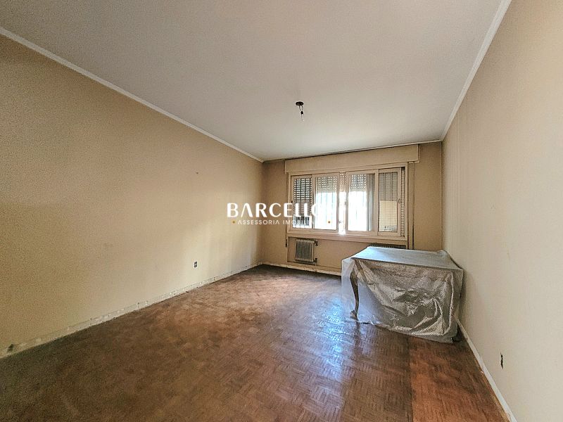 Apto com 3 quartos, 3 banheiros e 141m² à venda no bairro Floresta, Porto Alegre