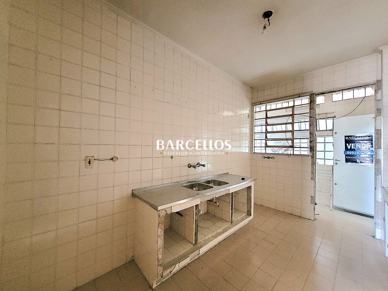 Apto com 3 quartos, 3 banheiros e 141m² à venda no bairro Floresta, Porto Alegre