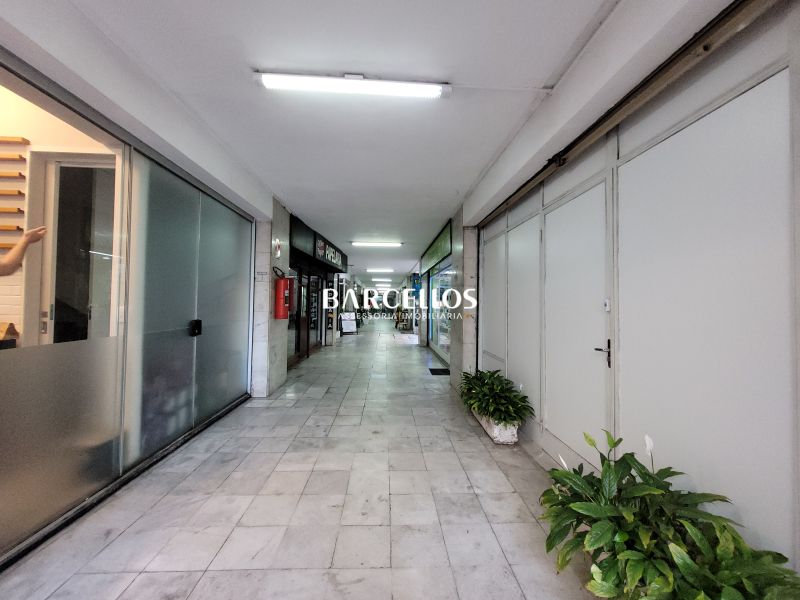 Loja com 1 quarto, 2 banheiros e 55m² à venda no bairro Independencia, Porto Alegre