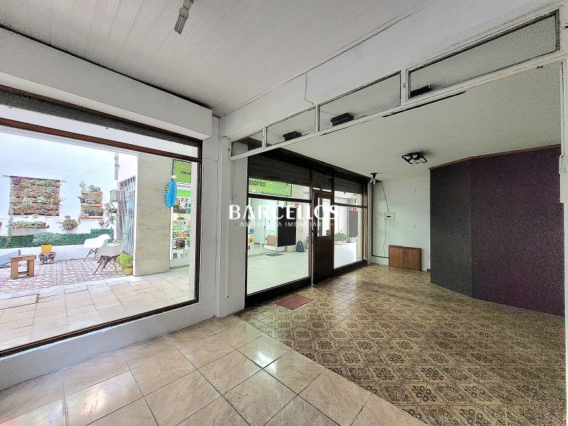 Loja com 1 quarto, 2 banheiros e 55m² à venda no bairro Independencia, Porto Alegre