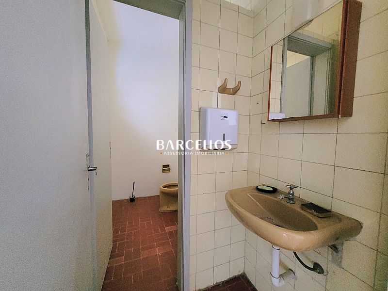 Loja com 1 quarto, 2 banheiros e 55m² à venda no bairro Independencia, Porto Alegre