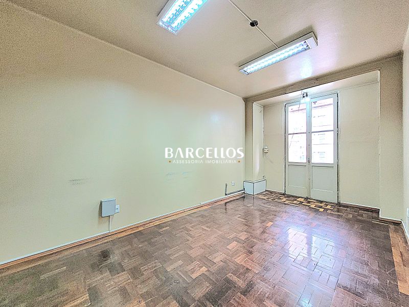 Apto com 3 quartos, 3 banheiros e 220m² à venda no bairro Centro, Porto Alegre