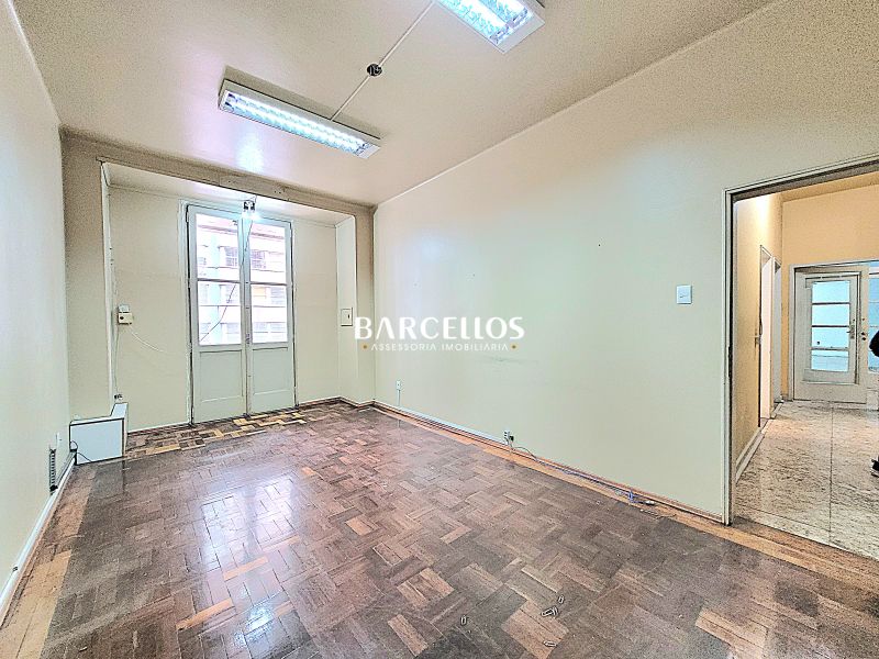 Apto com 3 quartos, 3 banheiros e 220m² à venda no bairro Centro, Porto Alegre