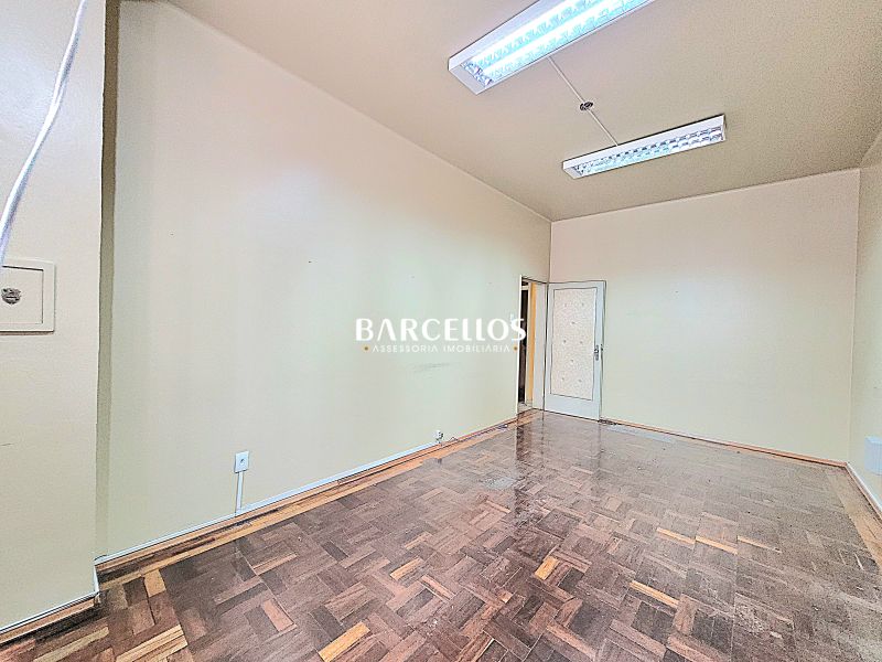 Apto com 3 quartos, 3 banheiros e 220m² à venda no bairro Centro, Porto Alegre