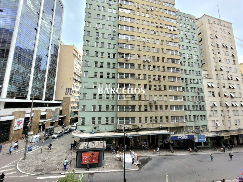 Apto com 3 quartos, 3 banheiros e 220m² à venda no bairro Centro, Porto Alegre