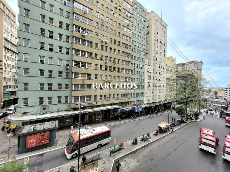Apto com 3 quartos, 3 banheiros e 220m² à venda no bairro Centro, Porto Alegre