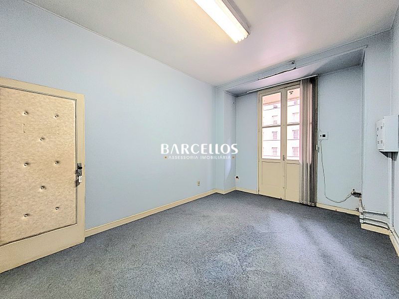 Apto com 3 quartos, 3 banheiros e 220m² à venda no bairro Centro, Porto Alegre