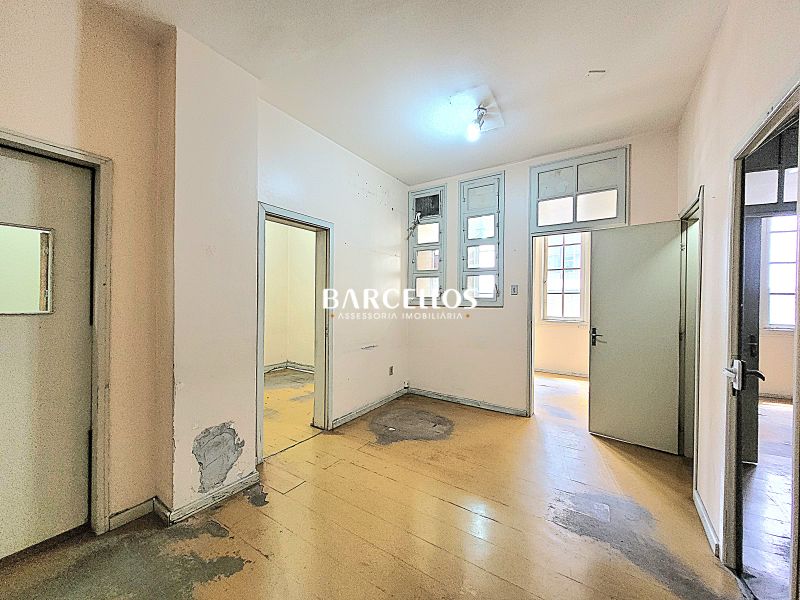 Apto com 3 quartos, 3 banheiros e 220m² à venda no bairro Centro, Porto Alegre