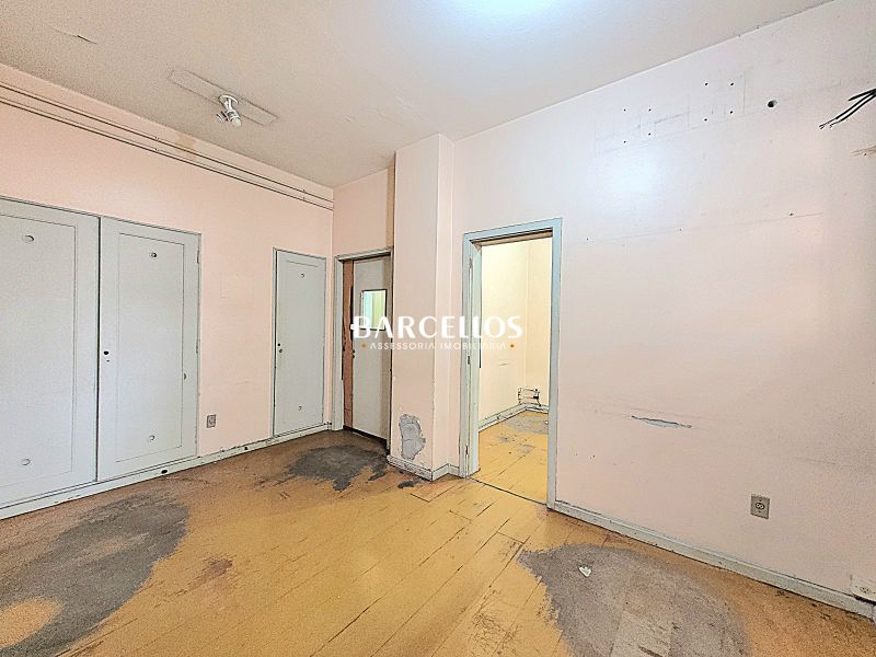 Apto com 3 quartos, 3 banheiros e 220m² à venda no bairro Centro, Porto Alegre