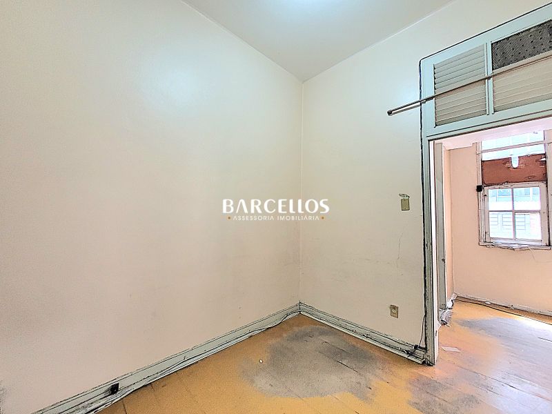 Apto com 3 quartos, 3 banheiros e 220m² à venda no bairro Centro, Porto Alegre