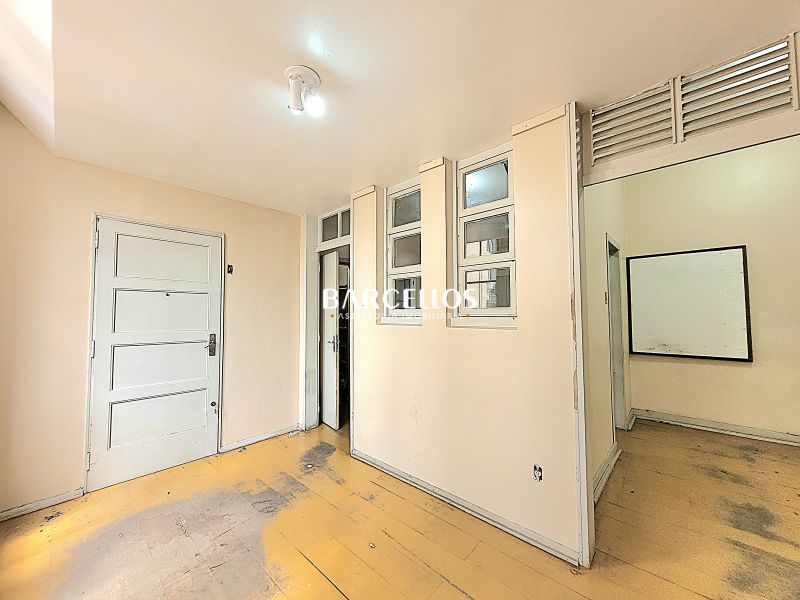 Apto com 3 quartos, 3 banheiros e 220m² à venda no bairro Centro, Porto Alegre