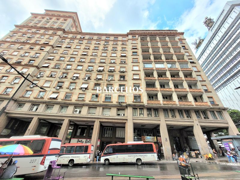 Apto com 3 quartos, 3 banheiros e 220m² à venda no bairro Centro, Porto Alegre