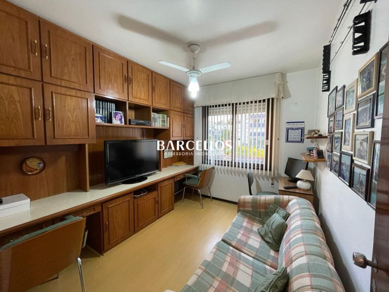 Apto com 3 quartos, 2 banheiros e 122m² à venda no bairro Sao Joao, Porto Alegre
