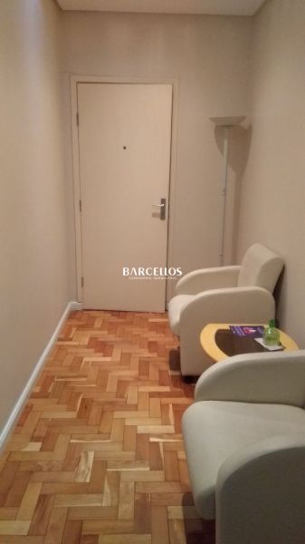 Sala com 2 banheiros e 58m² à venda no bairro Independencia, Porto Alegre