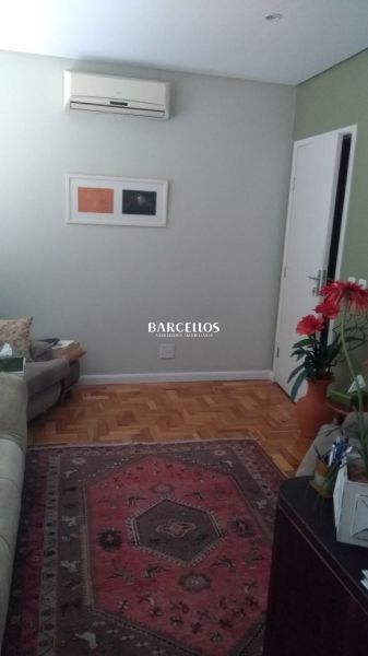 Sala com 2 banheiros e 58m² à venda no bairro Independencia, Porto Alegre