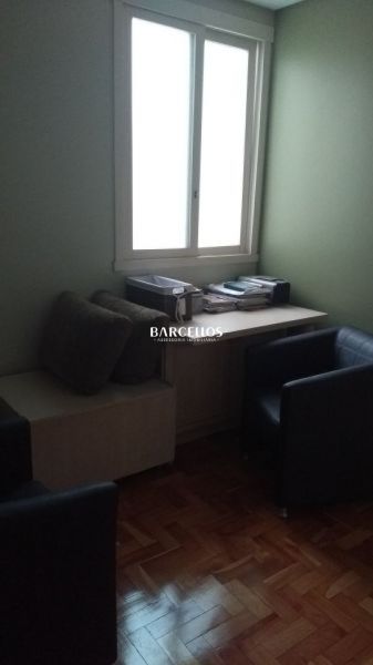 Sala com 2 banheiros e 58m² à venda no bairro Independencia, Porto Alegre