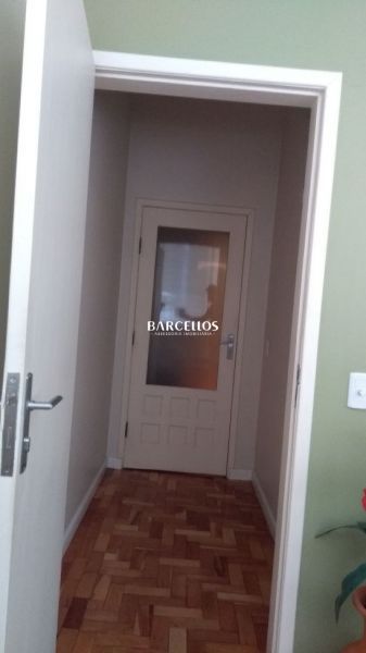 Sala com 2 banheiros e 58m² à venda no bairro Independencia, Porto Alegre