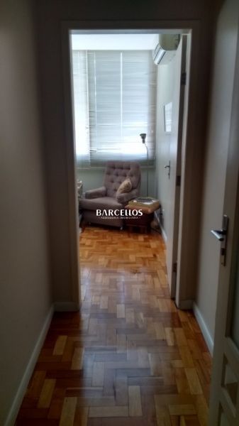 Sala com 2 banheiros e 58m² à venda no bairro Independencia, Porto Alegre