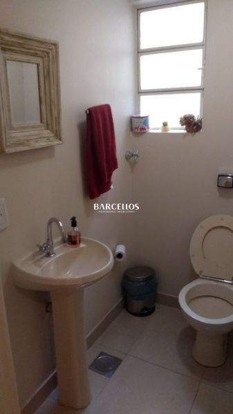 Sala com 2 banheiros e 58m² à venda no bairro Independencia, Porto Alegre
