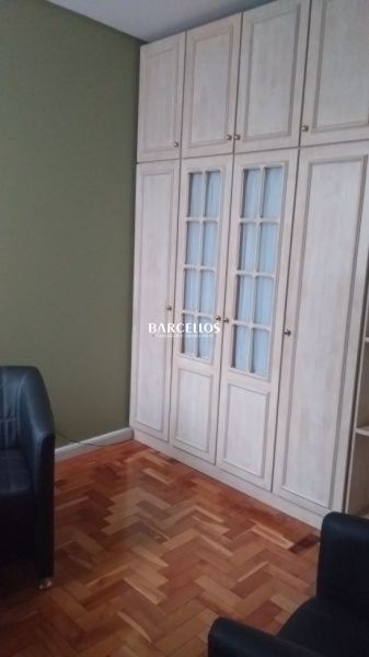 Sala com 2 banheiros e 58m² à venda no bairro Independencia, Porto Alegre
