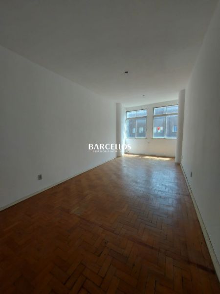 Sala com 1 banheiro e 30m² à venda no bairro Centro, Porto Alegre