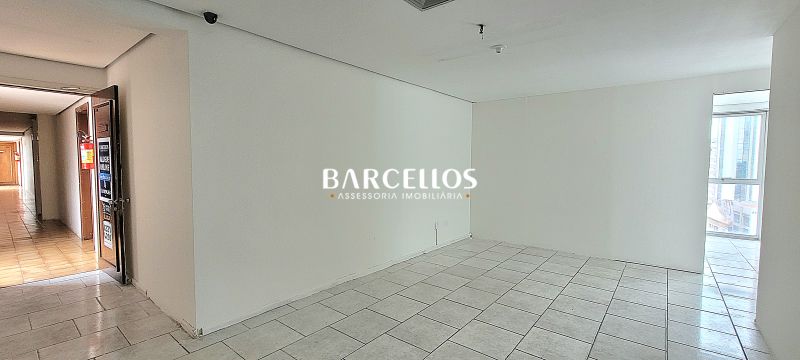 Sala com 2 banheiros e 142m² à venda no bairro Centro, Porto Alegre