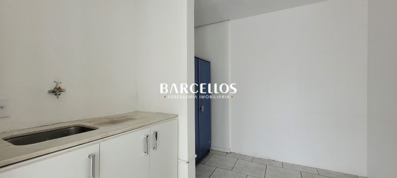 Sala com 2 banheiros e 142m² à venda no bairro Centro, Porto Alegre