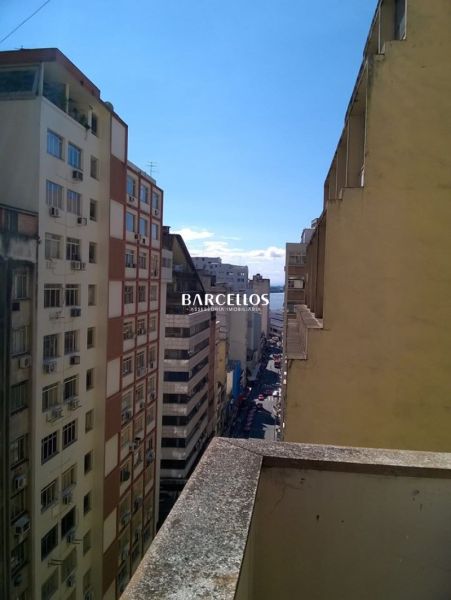 Apto com 3 quartos, 1 banheiro e 82m² à venda no bairro Centro, Porto Alegre