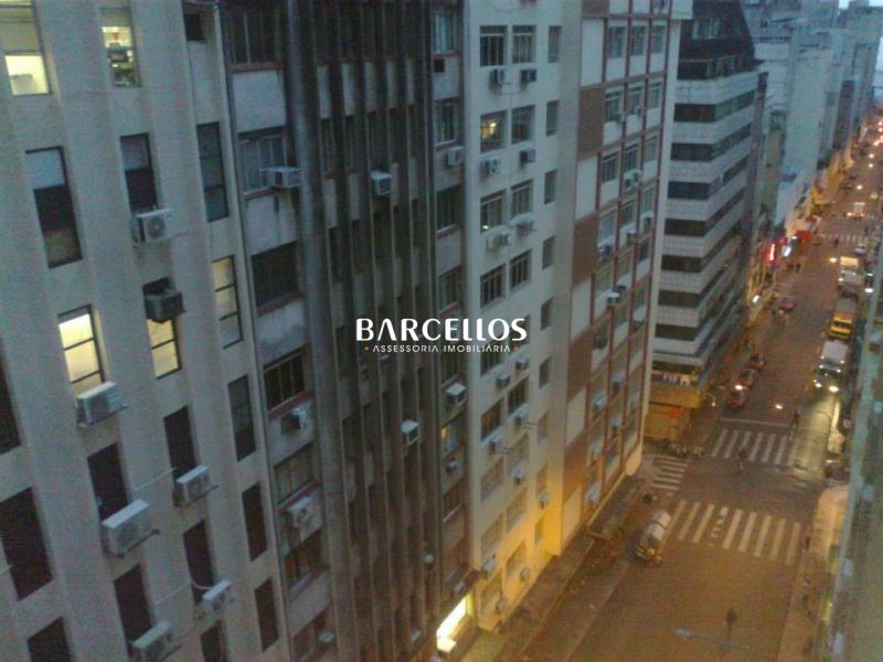 Apto com 3 quartos, 1 banheiro e 82m² à venda no bairro Centro, Porto Alegre