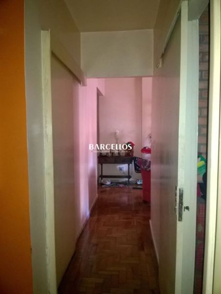 Apto com 3 quartos, 1 banheiro e 82m² à venda no bairro Centro, Porto Alegre