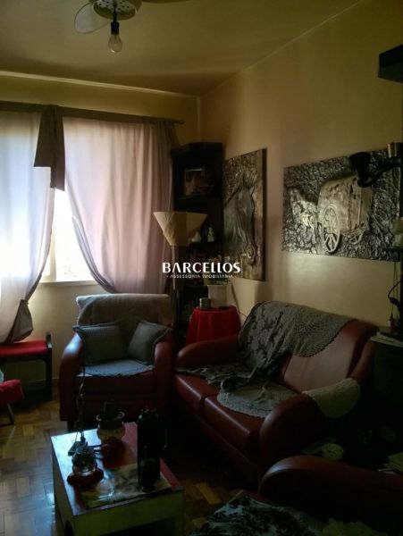 Apto com 3 quartos, 1 banheiro e 82m² à venda no bairro Centro, Porto Alegre