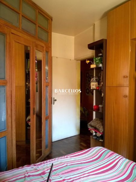 Apto com 3 quartos, 1 banheiro e 82m² à venda no bairro Centro, Porto Alegre