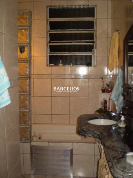 Apto com 3 quartos, 1 banheiro e 82m² à venda no bairro Centro, Porto Alegre