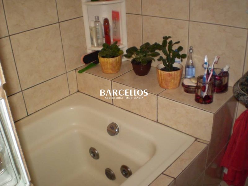 Apto com 3 quartos, 1 banheiro e 82m² à venda no bairro Centro, Porto Alegre