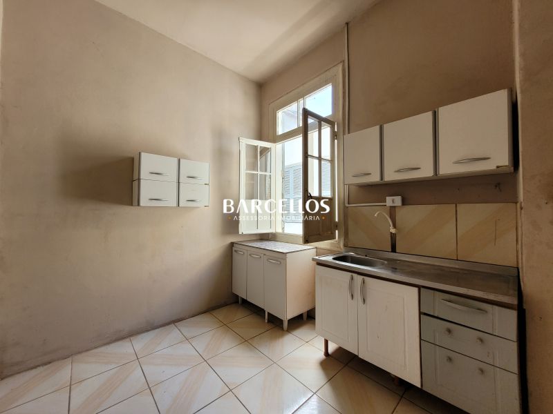 Apto com 3 quartos, 1 banheiro e 96m² à venda no bairro Centro, Porto Alegre