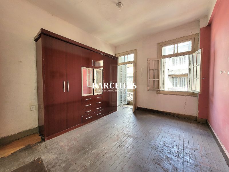 Apto com 3 quartos, 1 banheiro e 96m² à venda no bairro Centro, Porto Alegre