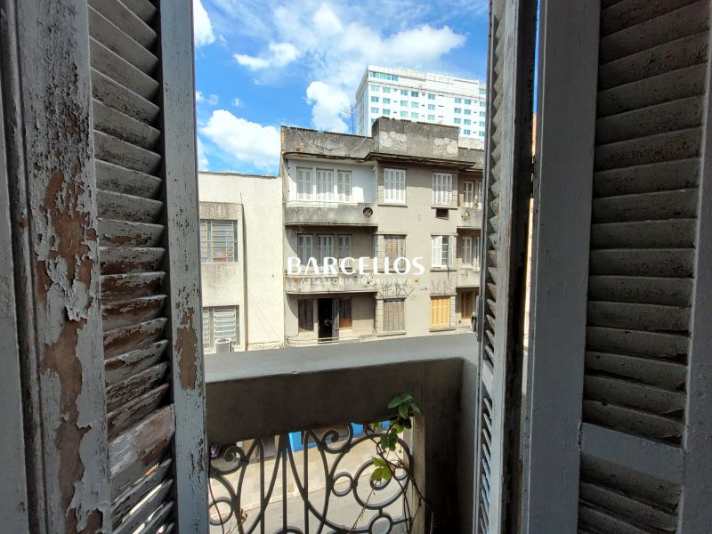 Apto com 3 quartos, 1 banheiro e 96m² à venda no bairro Centro, Porto Alegre