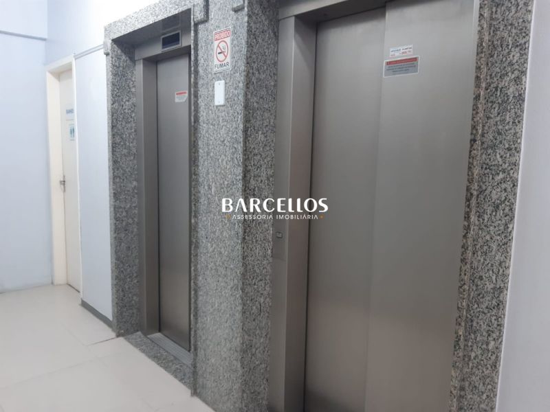 Conjunto com 1 quarto, 1 banheiro e 48m² à venda no bairro Centro, Porto Alegre