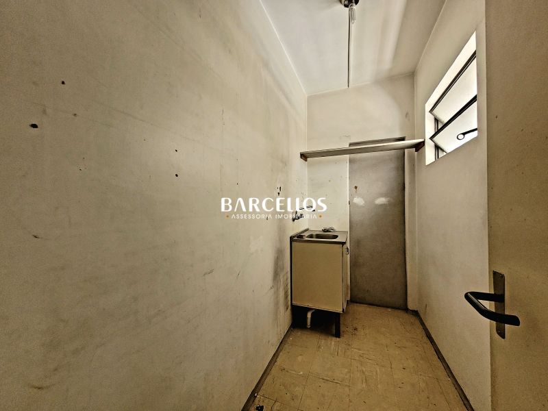 Loja com 1 quarto, 1 banheiro e 55m² à venda no bairro Independencia, Porto Alegre