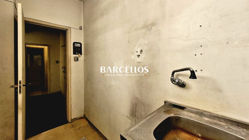 Loja com 1 quarto, 1 banheiro e 55m² à venda no bairro Independencia, Porto Alegre