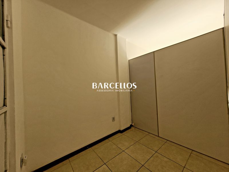 Sala com 1 quarto, 1 banheiro e 27m² à venda no bairro Centro, Porto Alegre