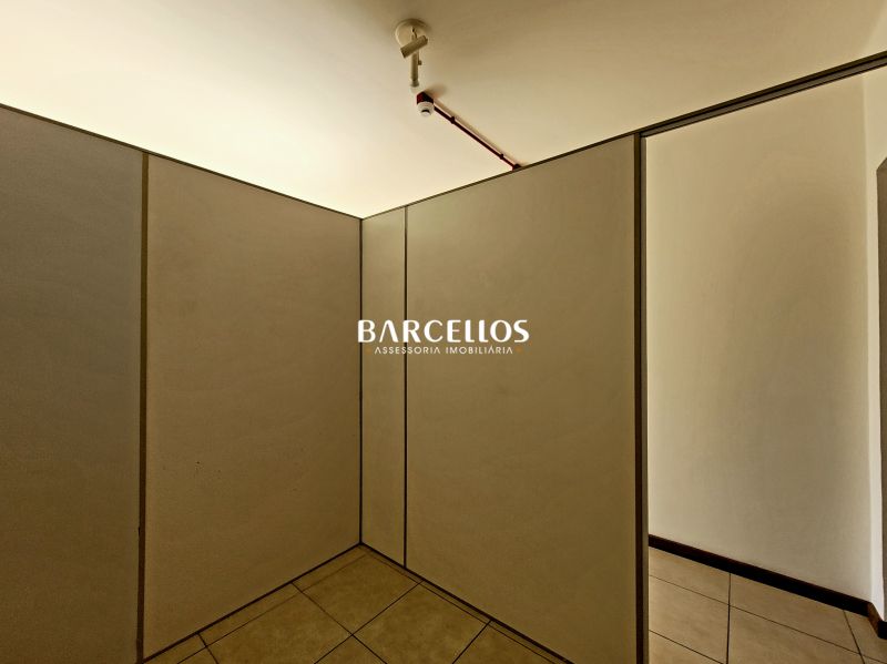 Sala com 1 quarto, 1 banheiro e 27m² à venda no bairro Centro, Porto Alegre