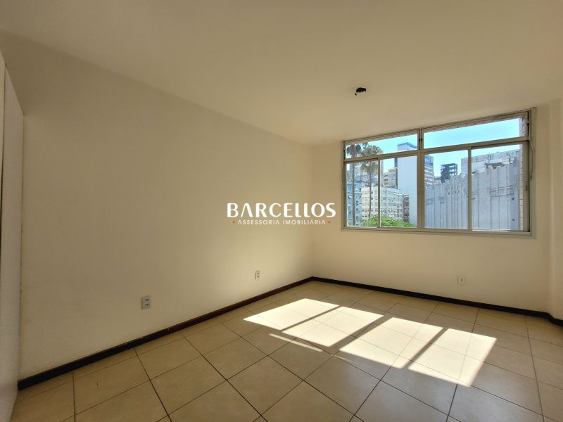 Sala com 1 quarto, 1 banheiro e 27m² à venda no bairro Centro, Porto Alegre