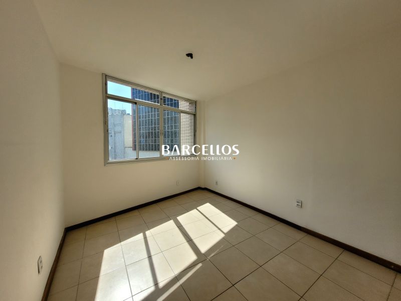 Sala com 1 quarto, 1 banheiro e 27m² à venda no bairro Centro, Porto Alegre