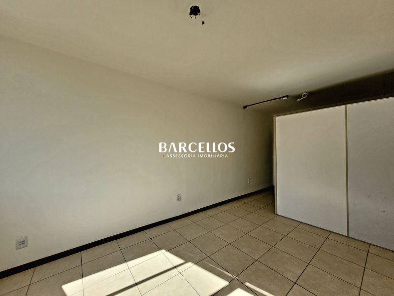 Sala com 1 quarto, 1 banheiro e 27m² à venda no bairro Centro, Porto Alegre